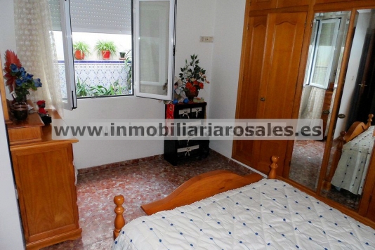 Planta baja, con patio, a un paso del Llano.