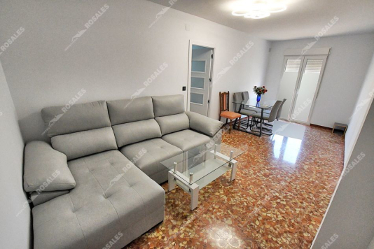 Piso como nuevo, junto al parque.