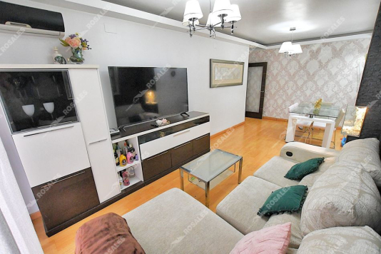 Piso como nuevo con ascensor y parking