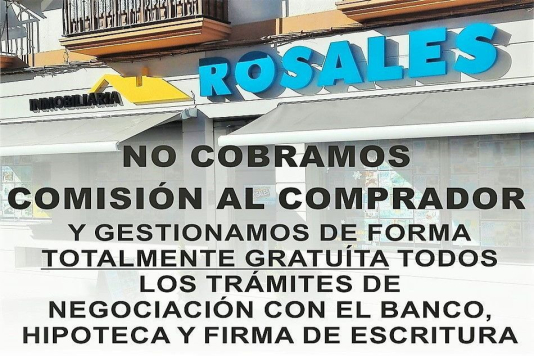 Parking amplio y con buen acceso