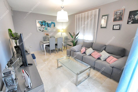 Piso como nuevo con ascensor y parking.