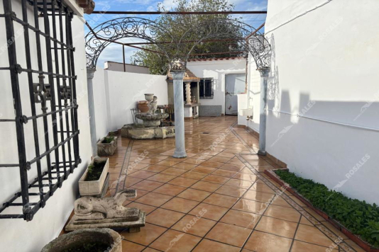 Casa en perfecto estado con gran patio